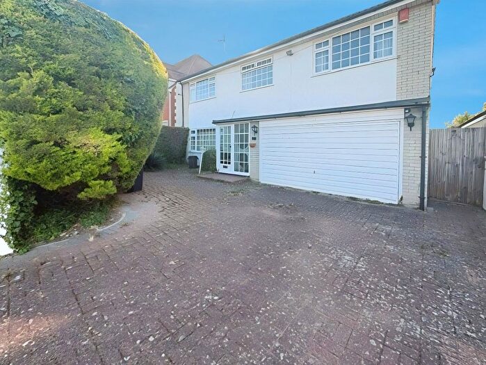 4 Bedroom Detached House For Sale In Fitzroy Avenue, Broadstairs, Kent, CT10