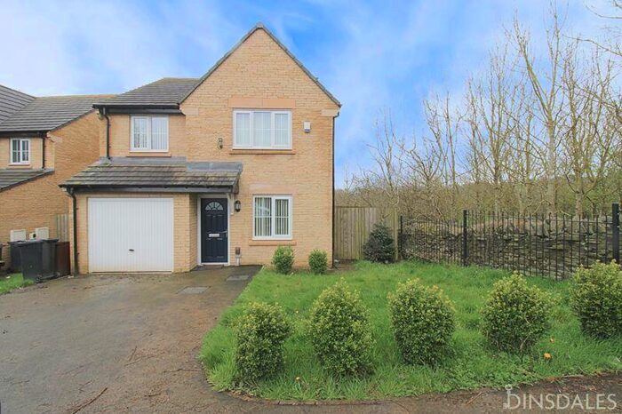 4 Bedroom Detached House To Rent In Beck Bridge Lane, Allerton, Bradford, BD15
