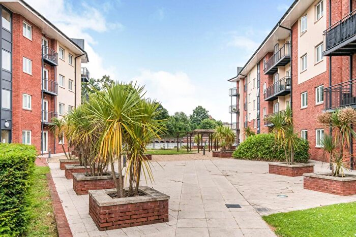 3 Bedroom Apartment To Rent In New North Road, Exeter, EX4