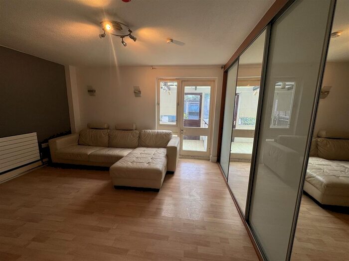 6 Bedroom Terraced House To Rent In Summerwood Road, Isleworth, TW7