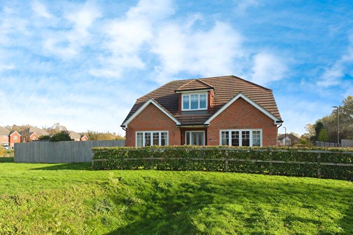 3 Bedroom Detached House For Sale In River Walk, Fetcham, Leatherhead, Surrey, KT22