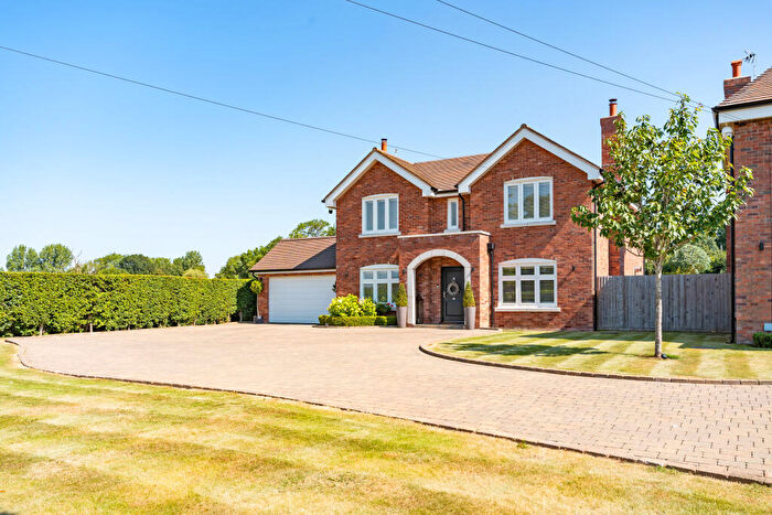 4 Bedroom Detached House For Sale In Mill Lane, Rowington, Warwickshire, CV35