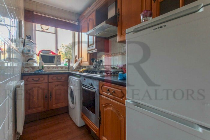 2 Bedroom Apartment To Rent In Kimberley Avenue, London, SE15