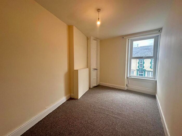 1 Bedroom Flat To Rent In Clovelly Road, Bideford, EX39