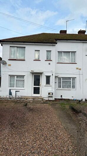2 Bedroom Flat For Sale In Harlington, Middlesex, UB3