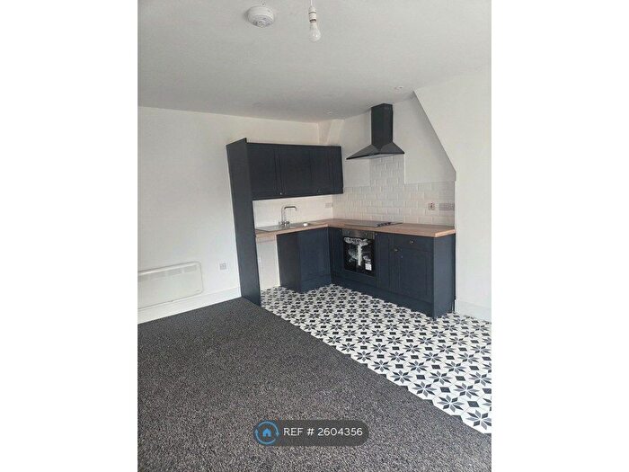 2 Bedroom Flat To Rent In Chester Road West, Shotton, Deeside, CH5