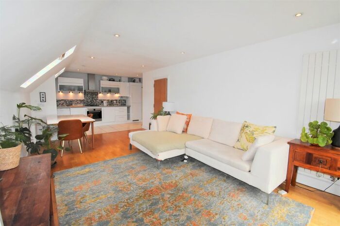 2 Bedroom Flat To Rent In Main Road, Sidcup, DA14