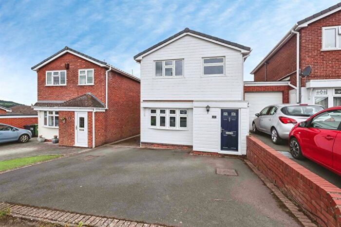 3 Bedroom Detached House For Sale In Kittiwake Drive, Brierley Hill, DY5