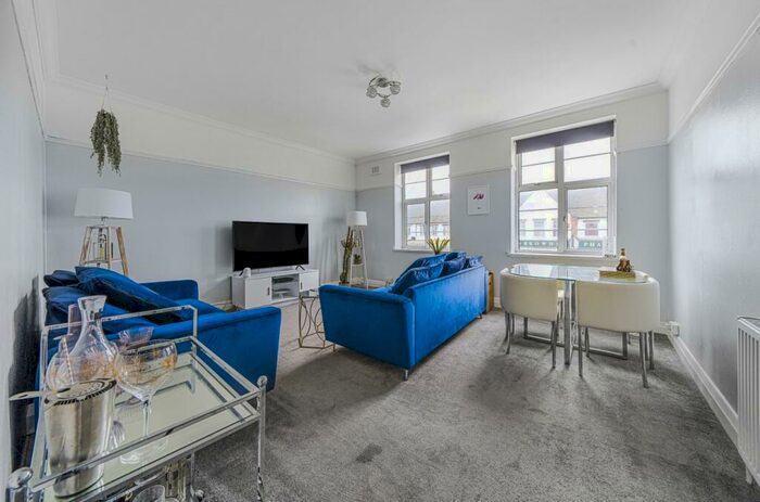 2 Bedroom Flat To Rent In Bromley Road Bromley, BR1