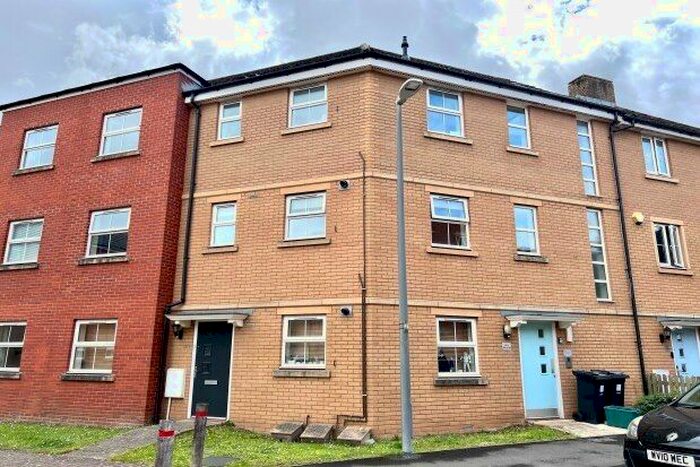 2 Bedroom Flat To Rent In Arnold Road, Bristol, BS16