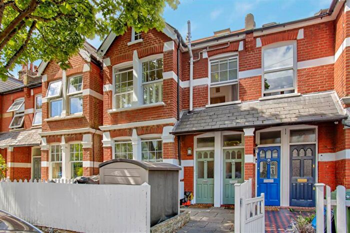 3 Bedroom Maisonette For Sale In Ashleigh Road, Mortlake, SW14