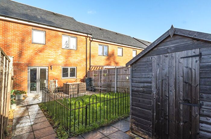 3 Bedroom Terraced House For Sale In Pinewood Way, Chichester, PO19