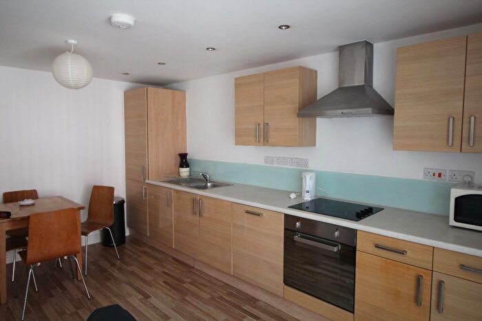 2 Bedroom Apartment To Rent In Jackson Street, L19