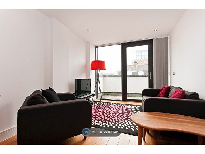 2 Bedroom Flat To Rent In Greenwich High Road, London, SE10