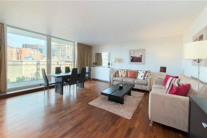 2 Bedroom Flat To Rent In The View, Palace Street, Westminster, London, SW1E