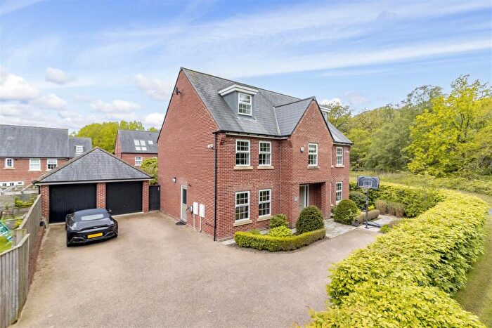 5 Bedroom Detached House For Sale In Woodsley Drive, Adel, Leeds, LS16