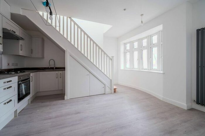 4 Bedroom Flat To Rent In Sudbourne Road, Brixton, London SW2