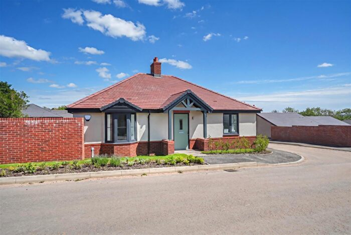 3 Bedroom Detached Bungalow For Sale In Forest Road, Coalville, LE67