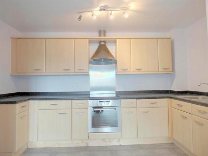 2 Bedroom Flat To Rent In Merchants Court, Bingley, BD16
