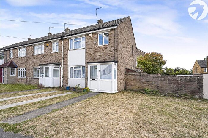 3 Bedroom End Of Terrace House For Sale In Lunedale Road, Dartford, Kent, DA2