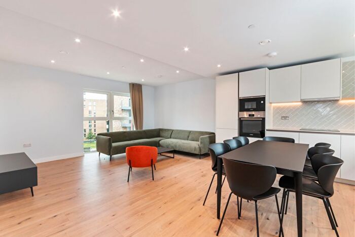 4 Bedroom Flat To Rent In Henry Street, London, SE8