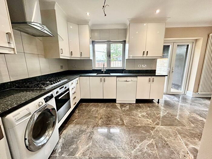 3 Bedroom Property To Rent In Sarsfield Road, Perivale, Greenford, UB6