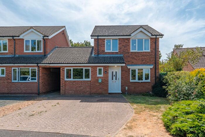 4 Bedroom Link Detached House For Sale In School Lane, Alconbury, Huntingdon, Cambridgeshire, PE28