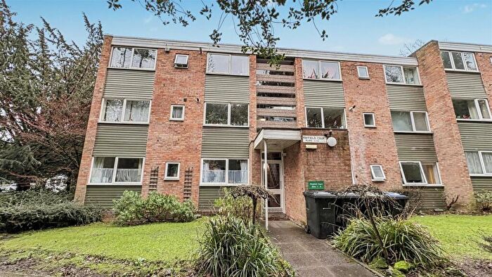 2 Bedroom Flat For Sale In Mayfield Court, Moseley, B13