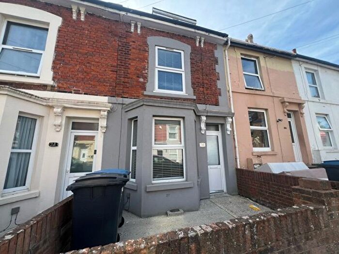 3 Bedroom Property To Rent In Wood Street, Dover, CT16