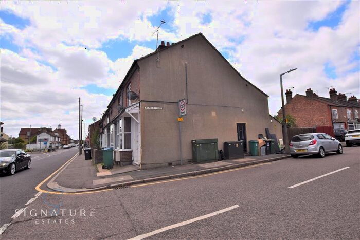 1 Bedroom Maisonette To Rent In Leavesden Road, Watford, WD24