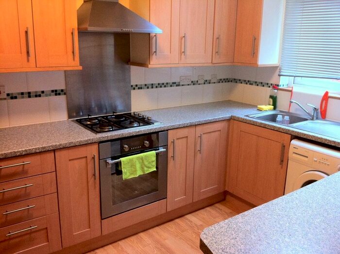 1 Bedroom Flat To Rent In Manor Road, Wallington, SM6