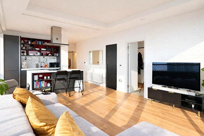 2 Bedroom Flat For Sale In London City Island, E16