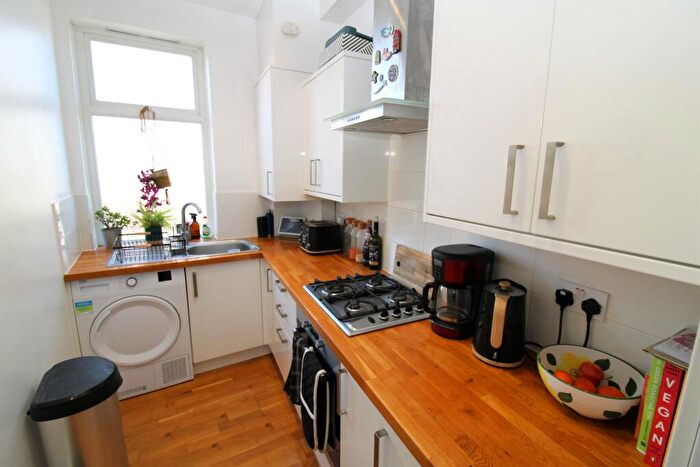 2 Bedroom Flat To Rent In Trafalgar Road, Portslade, Brighton, BN41