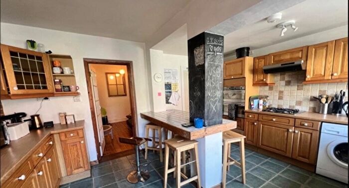 5 Bedroom House To Rent In South Lawn Terrace, Exeter, EX1