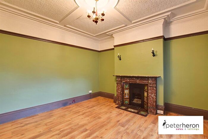 3 Bedroom End Of Terrace House For Sale In Newcastle Road, Fulwell, Sunderland, SR5