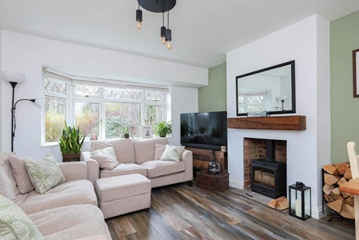 2 Bedroom Maisonette For Sale In Redford Avenue, Horsham, RH12