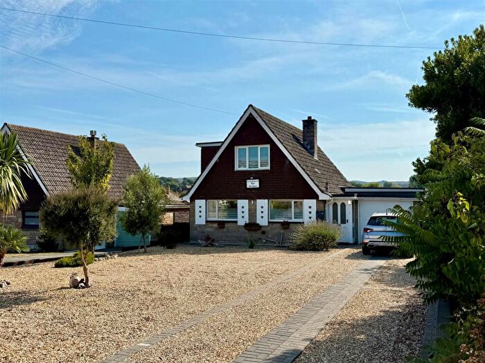 4 Bedroom Detached House For Sale In Colwell Bay, Isle Of Wight, PO40