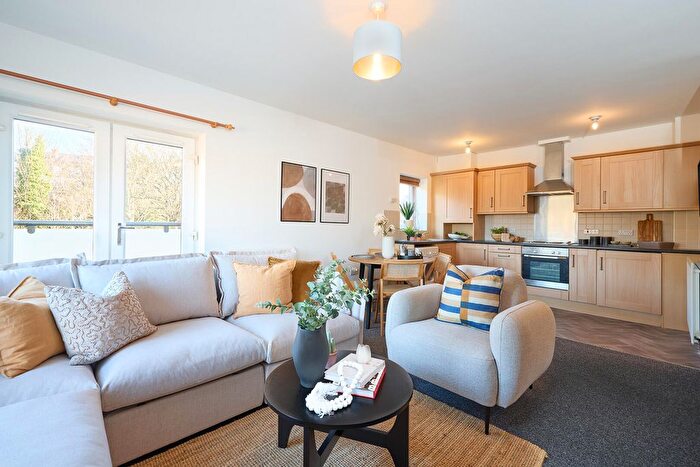 2 Bedroom Flat For Sale In Tudor Way, Pullman Court, Beeston, Leeds, LS11