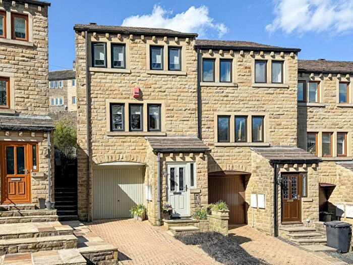 2 Bedroom Mews For Sale In Dean Brook Road, Netherthong, Holmfirth, HD9