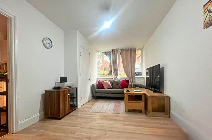 1 Bedroom Flat To Rent In Enderley House, Sylvan Road, SE19