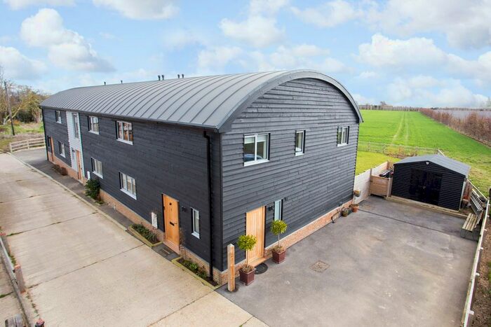4 Bedroom Barn Conversion For Sale In Longmete Road, Preston, CT3