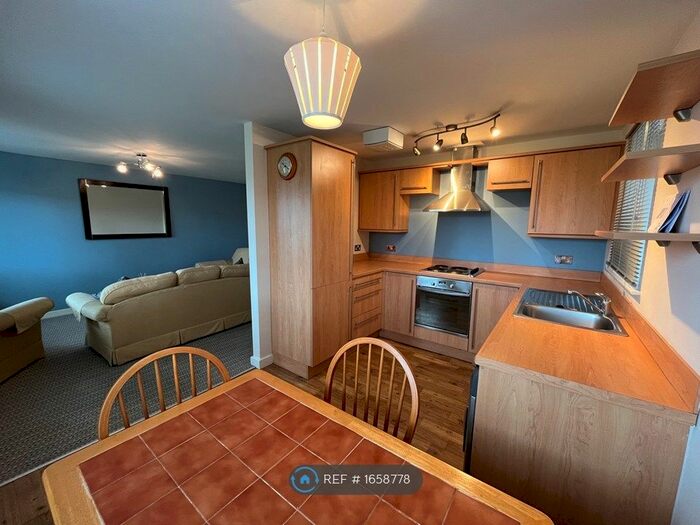 2 Bedroom Flat To Rent In Grangefield Court, Doncaster, DN4