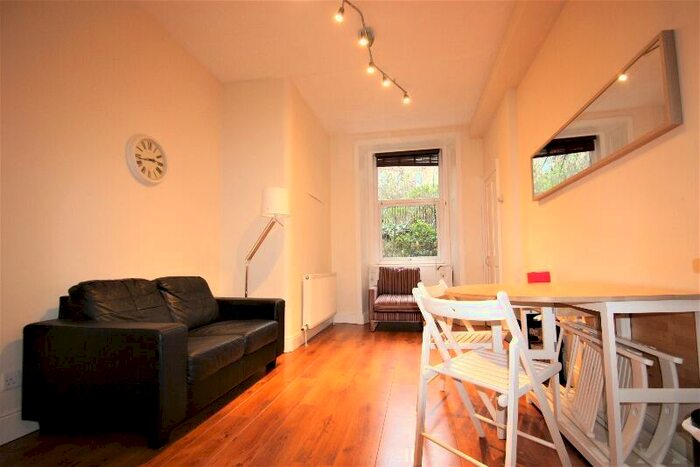 1 Bedroom Apartment To Rent In Bryson Road, Polwarth, Edinburgh, EH11