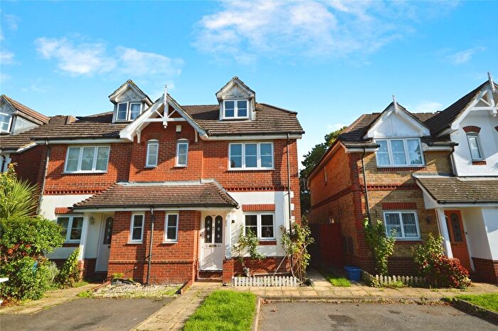 4 Bedroom Semi-Detached House For Sale In Shelburne Drive, Whitton, Hounslow, TW4