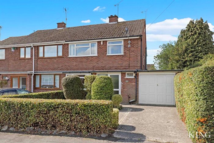 3 Bedroom Semi-Detached House For Sale In Lansdowne Road, Studley, B80