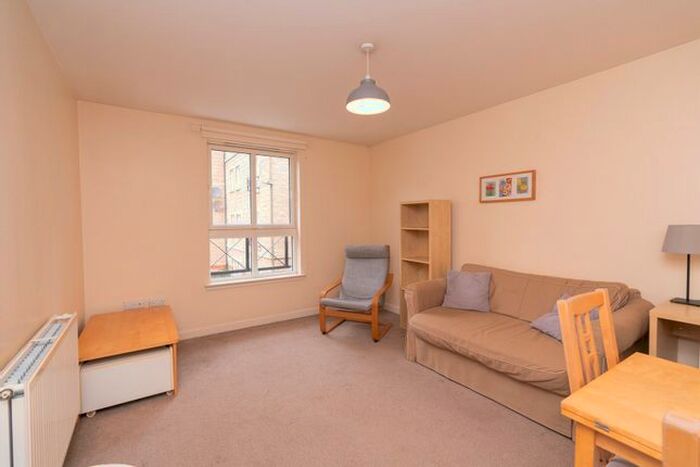 2 Bedroom Flat To Rent In Dryden Gait, Edinburgh, EH7