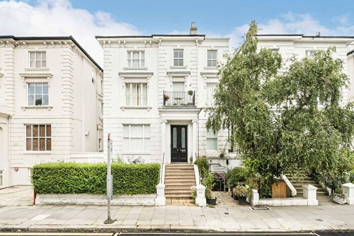 3 Bedroom Flat To Rent In Buckland Crescent, London, NW3