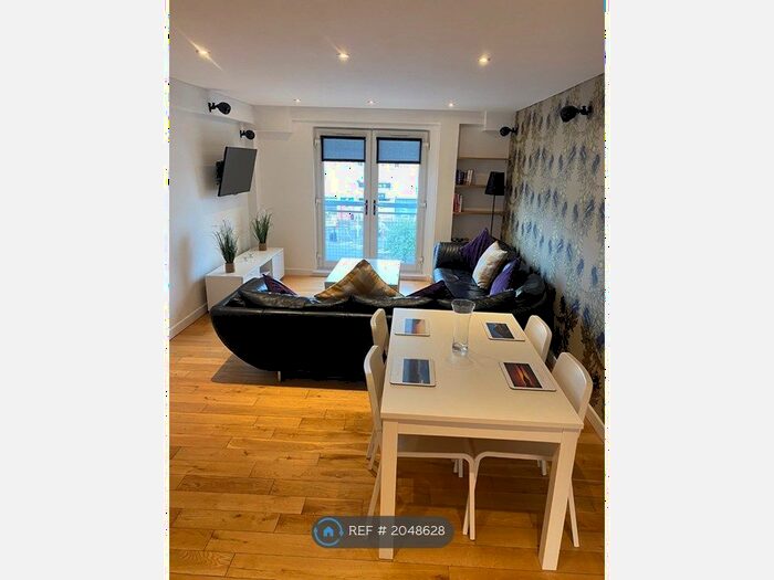 2 Bedroom Flat To Rent In Crow Road, Glasgow, G11