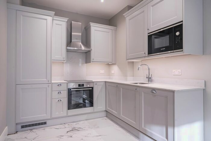 1 Bedroom Flat To Rent In The Mall, London, W5