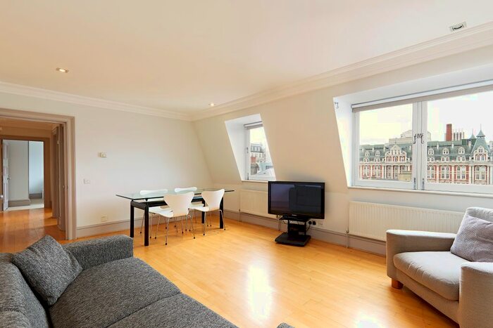 1 Bedroom Flat To Rent In Maiden Lane, London, WC2E